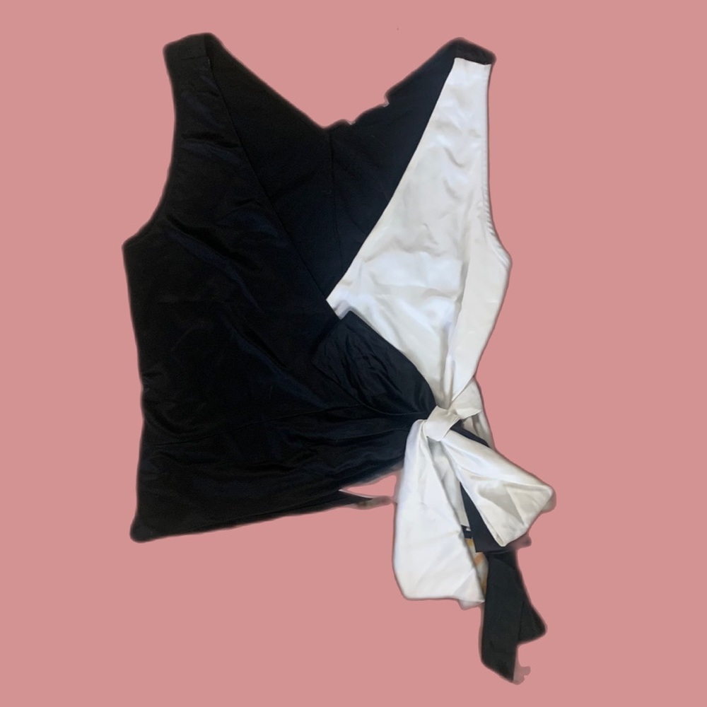 Asymmetrical tie contract black and white silk top size small